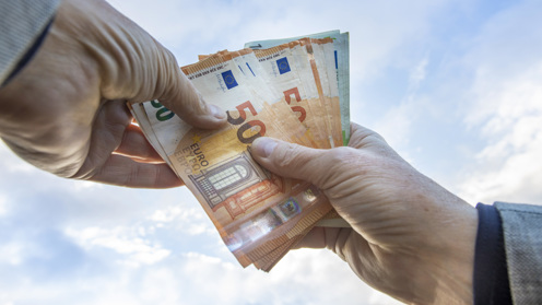 Dutch people are attached to their cash