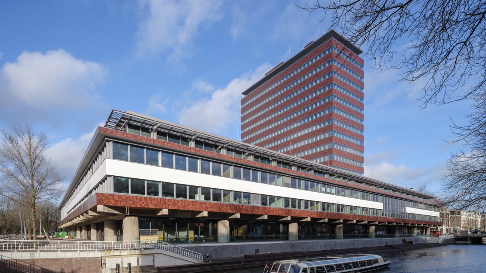 Singelgracht met boot