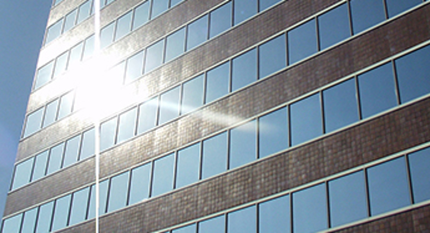 Zonreflectie gebouw