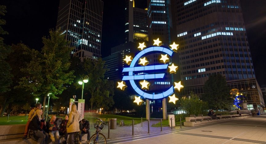 ECB logo verlicht
