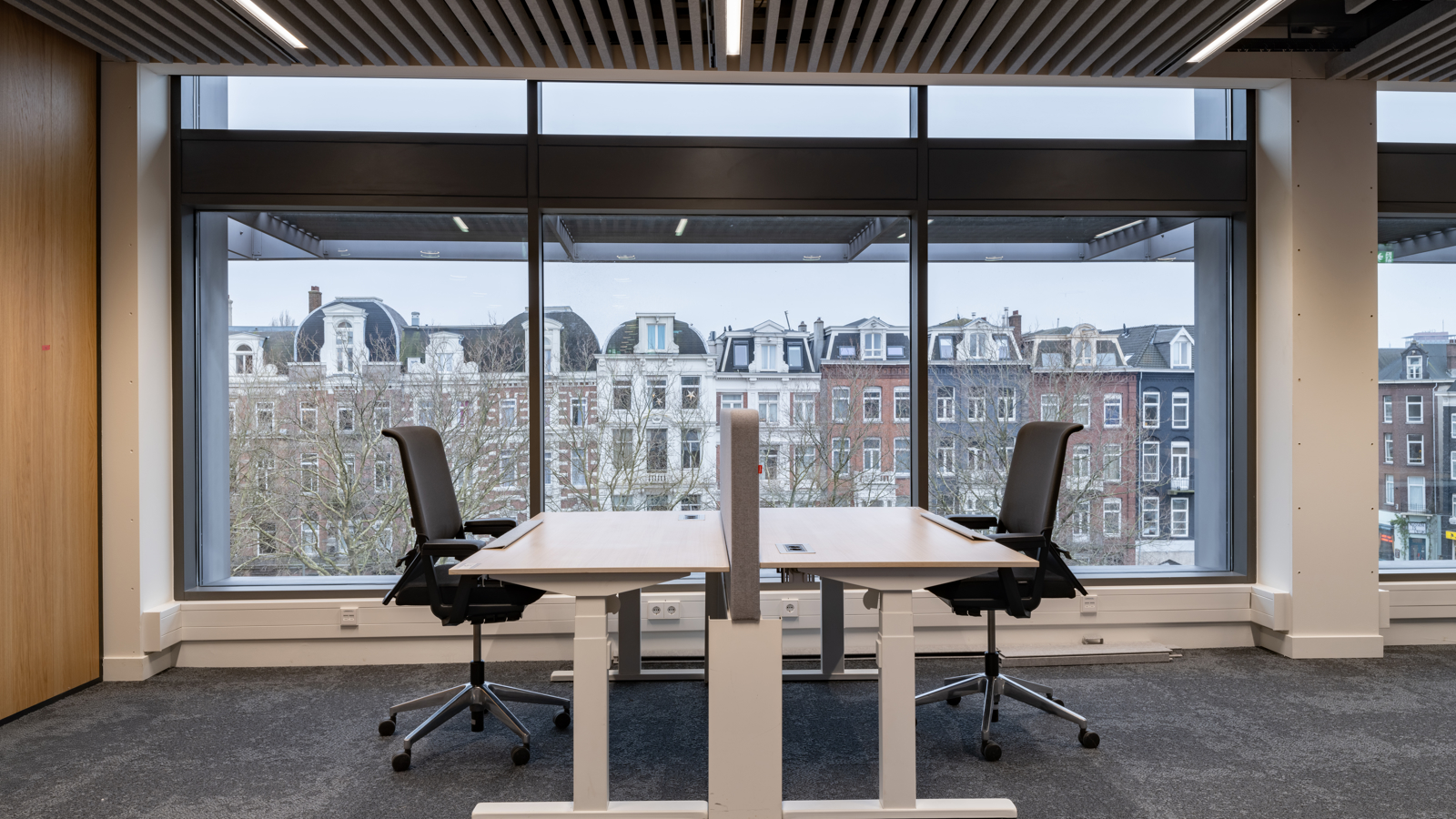 Werkplek Met Achtrond Amsterdamse Bouw