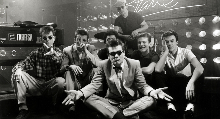 Madness, Engelse ska-band op het Two-Tone label, circa 1980. In televisiestudio.