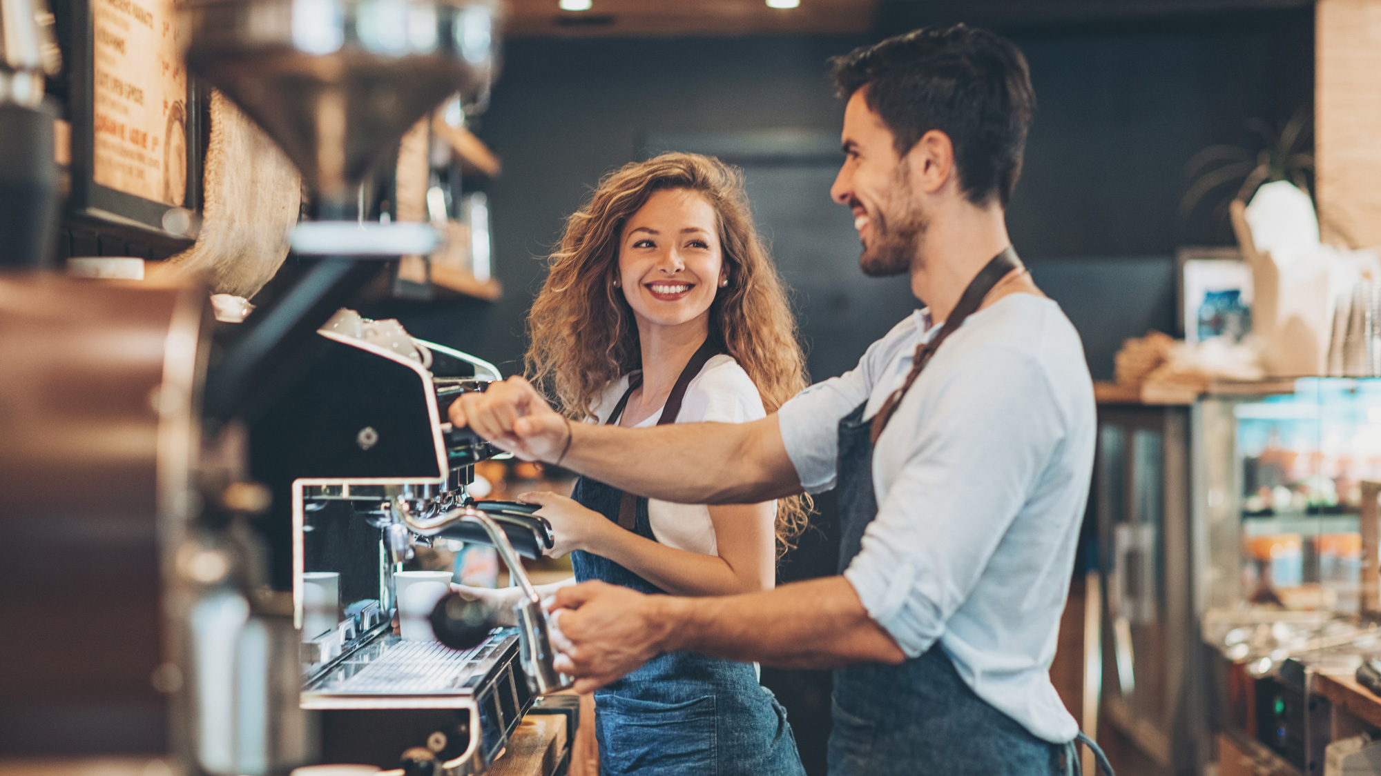Koffie maken in restaurant