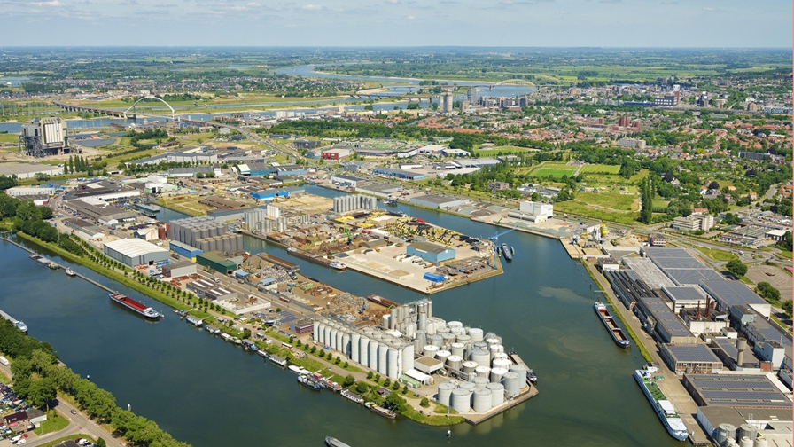 Bedrijventerreinen Kanaalhaven Oost en Noord, luchtfoto Nijmegen