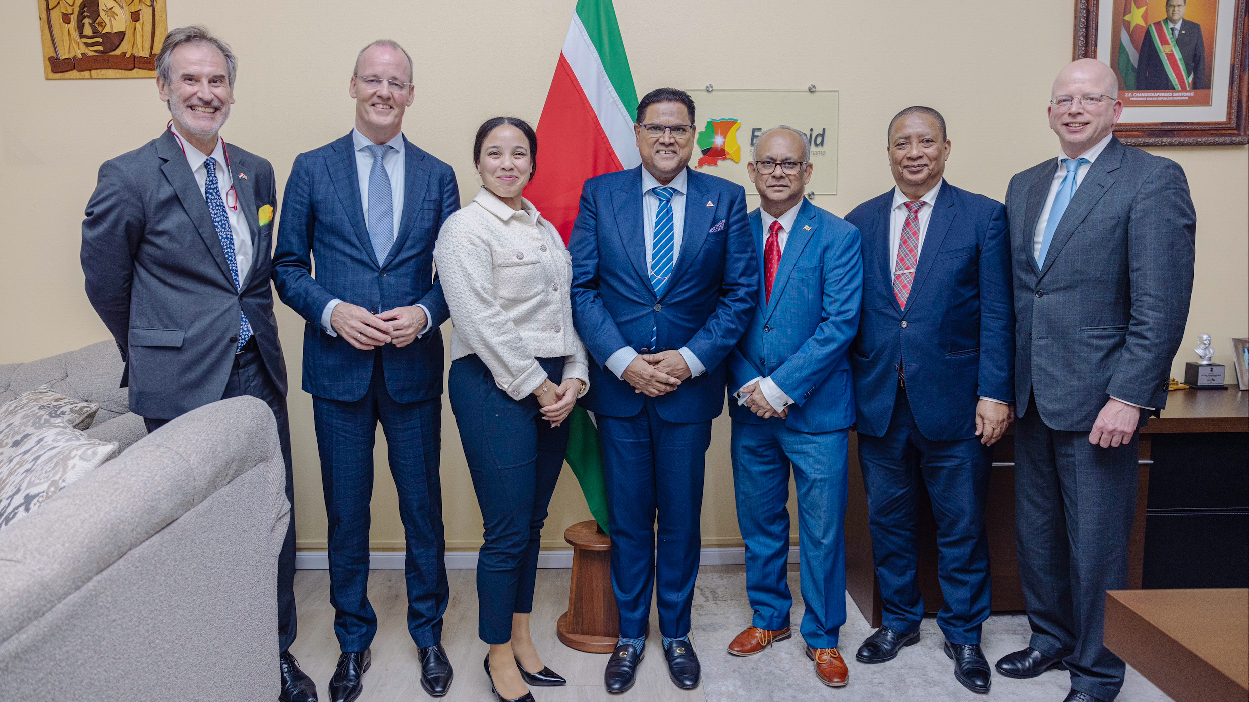 Ontvangst van de DNB-delegatie en de President van de Centrale bank van Suriname bij President Santokhi van Suriname.