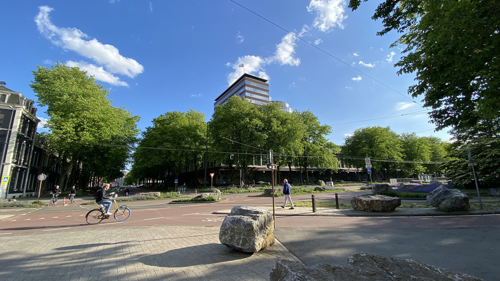 De Nederlandsche Bank vanaf het Frederikspark