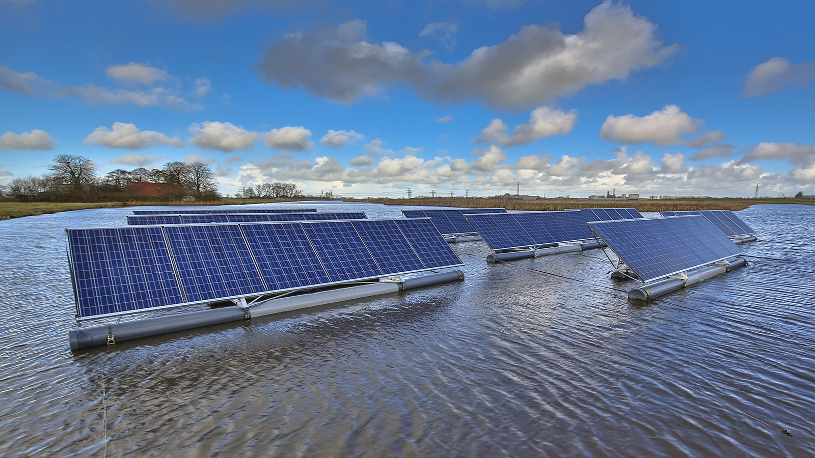 Zonnepanelen op water
