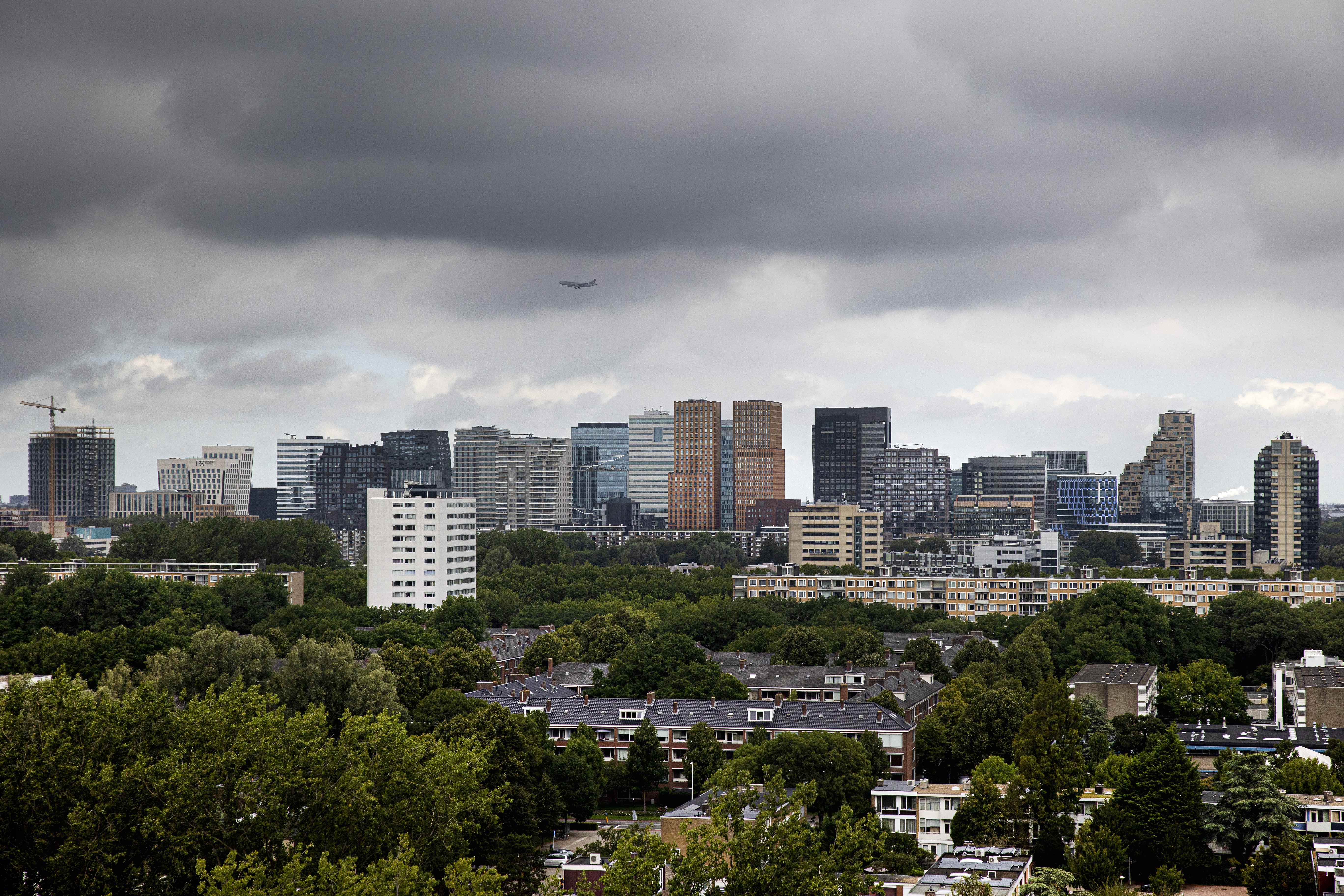 De skyline van de zuidas Amsterdam.
