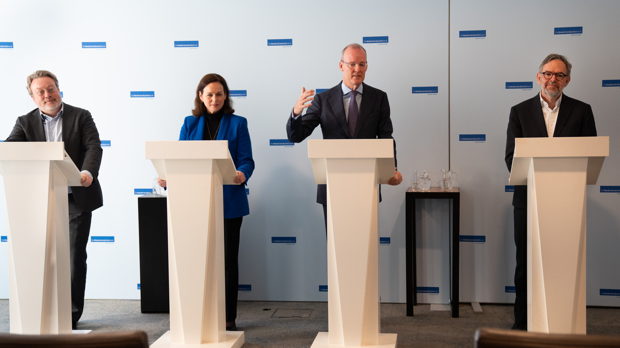 De directie van DNB tijdesn de persconferentie over het DNB jaarverslag 2023.