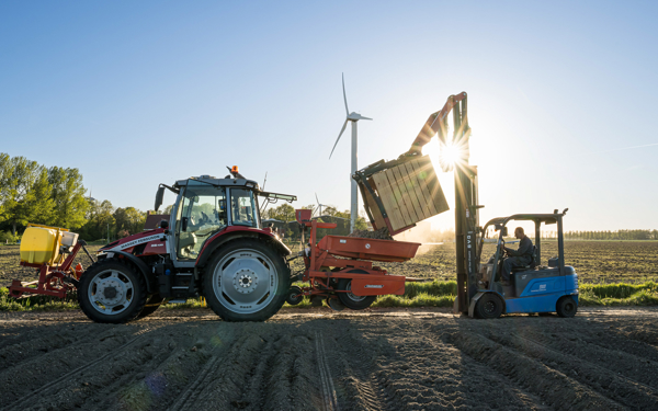 Tractor op het land