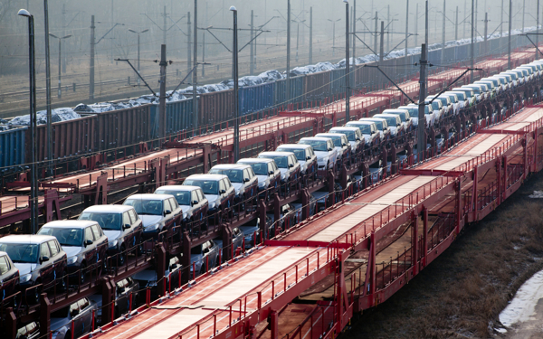 Export via trein van nieuwe auto’s 