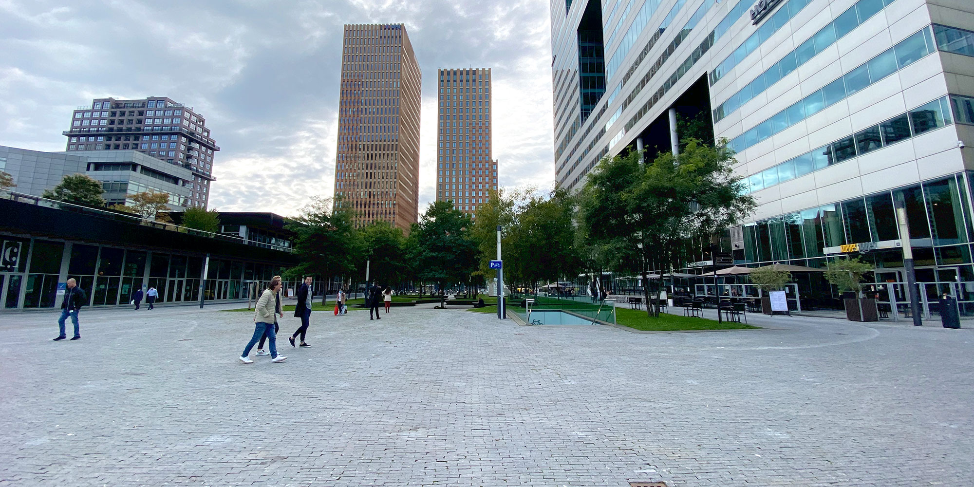 Zuidas in april
